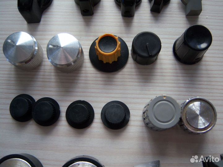 Ручки для аппаратуры времен СССР