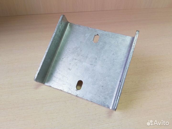 Кронштейн-чашка ложемента прицепа мзса, водники 10