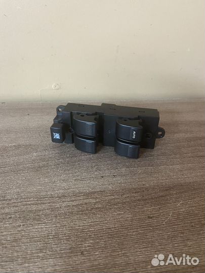 Блок управления стеклоподъемниками Mazda MPV