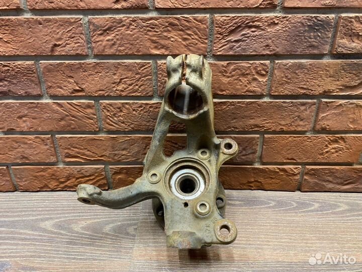 Кулак передний левый Volkswagen Golf 7 Octavia A7