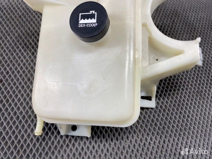 Бачок расширительный Chevrolet Trailblazer GMT360