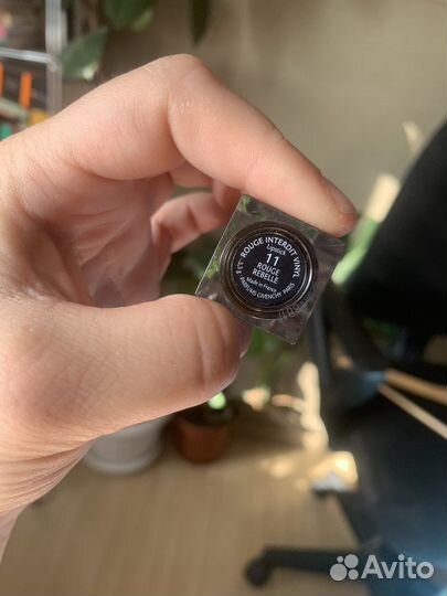 Помада givenchy rouge interdit vinyl