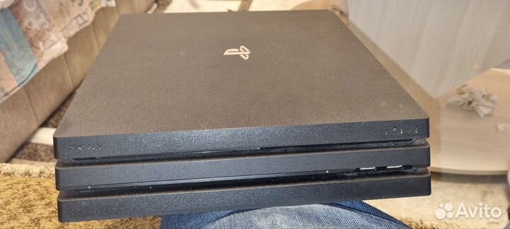 Sony playstation 4 pro cuh 7208b