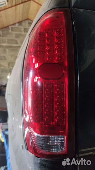 Фары заднии Chevrolet Avalanche Z71 1500-2500