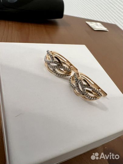 Золотые серьги