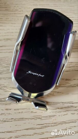 Автомобильный держатель с беспроводной зарядкой