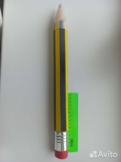 Огромный карандаш