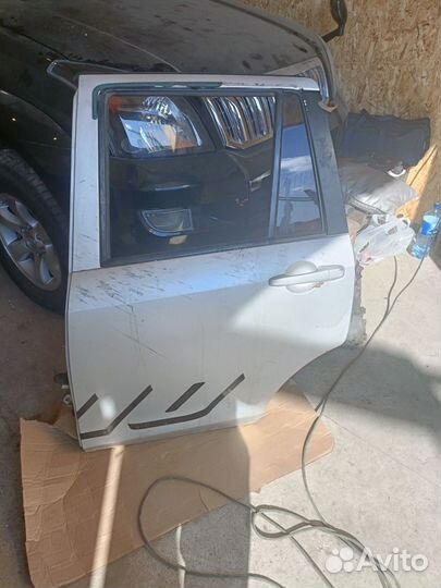 Двери 3 шт Mazda Demio