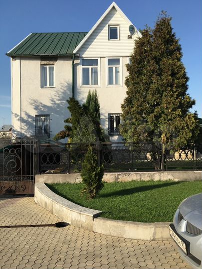 Коттедж 350 м² на участке 9 сот.