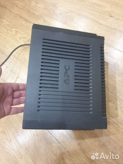 Бесперебойник APC Back-UPS 650, Ippon 500