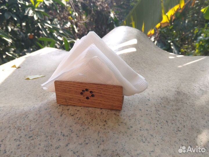 Салфетница из дерева