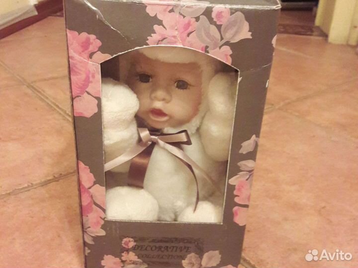 Кукла с фарфоровой головой