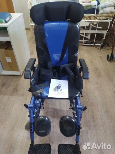 Детское кресло-коляска инвалидное