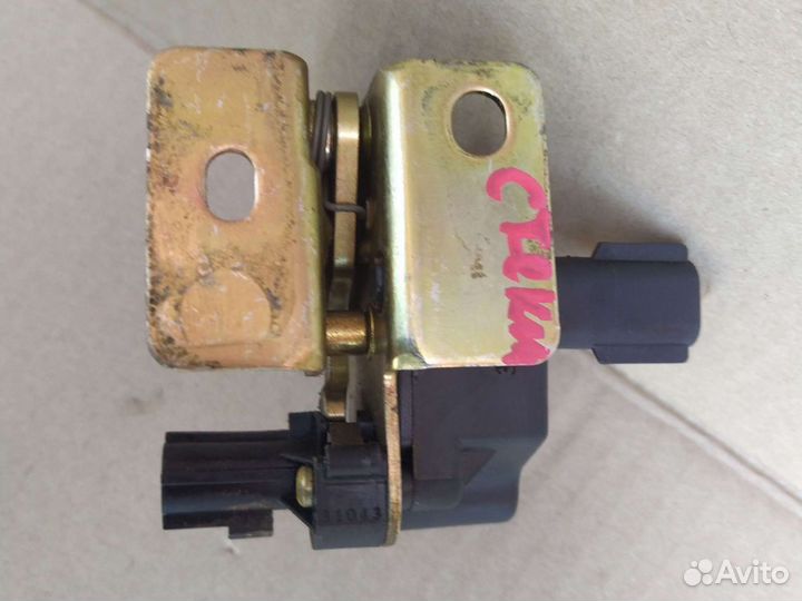 Замок стекла багажника Jeep grand Cherokee WJ