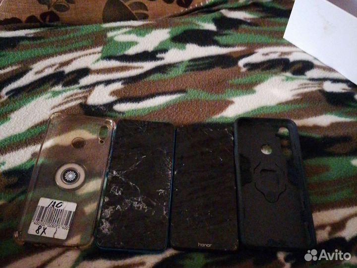 Телефон и чехол