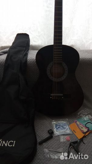 Акустическая гитара