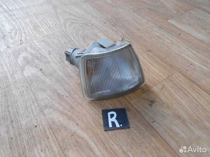 Указатель поворота правый Opel Vectra A 1988-1995