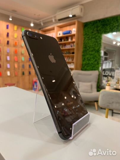 iPhone 8 Plus, 64 ГБ