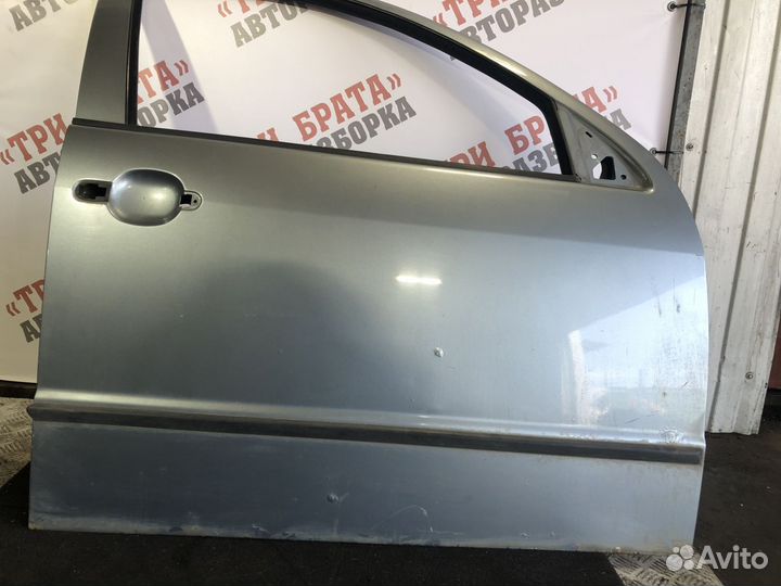 Шкода Фабия Дверь передняя Прав