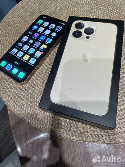 Телефон iPhone