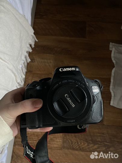 Фотоаппарат Canon 600 D + объектив 50 mm 1.8