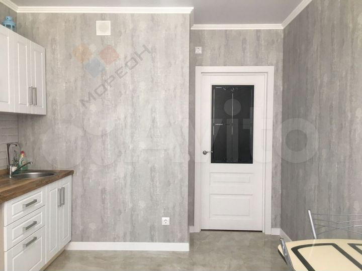 2-к. квартира, 70 м², 8/17 эт.