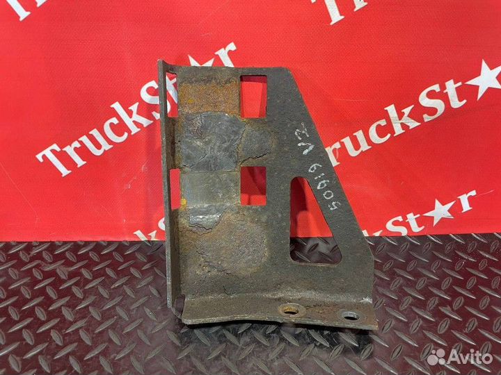 Кронштейн ресивера правый