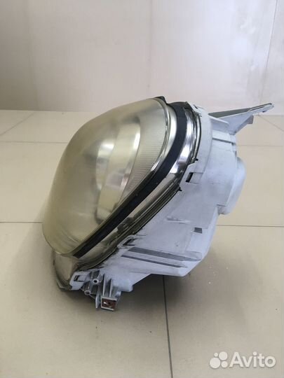 Фара левая Toyota Crown Majesta