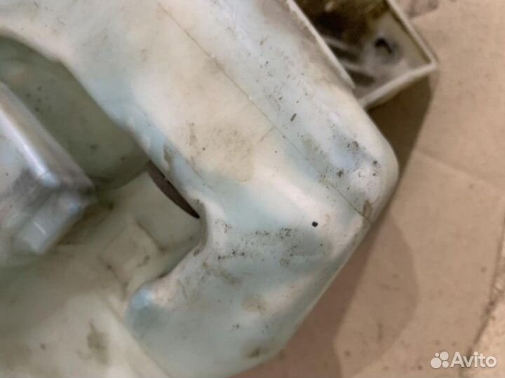 Бачок омывателя Audi Q7 2005 - 2015