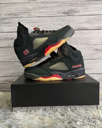 Nike air Jordan 5 gore Tex off noir