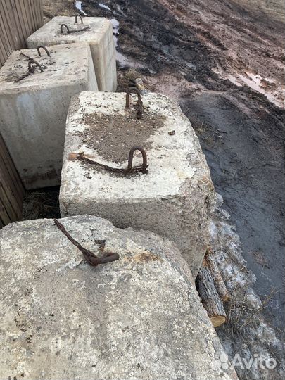 Бетонные блоки