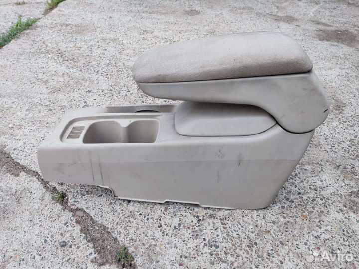 Высокий подлокотник Lancer 9/Cedia