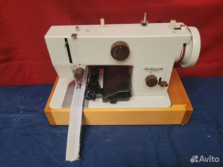 Швейная машина Чайка 134а как новая