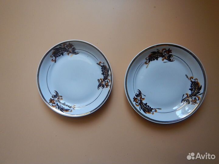 Блюдца от кофейной пары