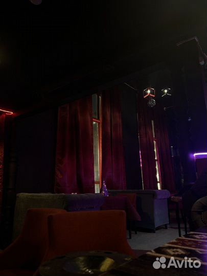 Хостес в ресторан