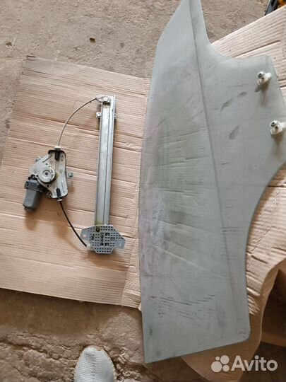 Hyundai solaris 2012 фара, стекло, обшивка двери