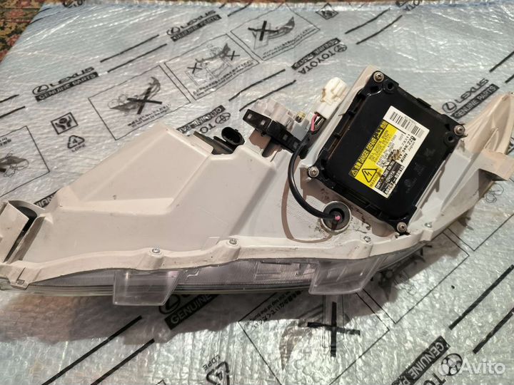 Фара toyota camry 40 ксенон оригинал