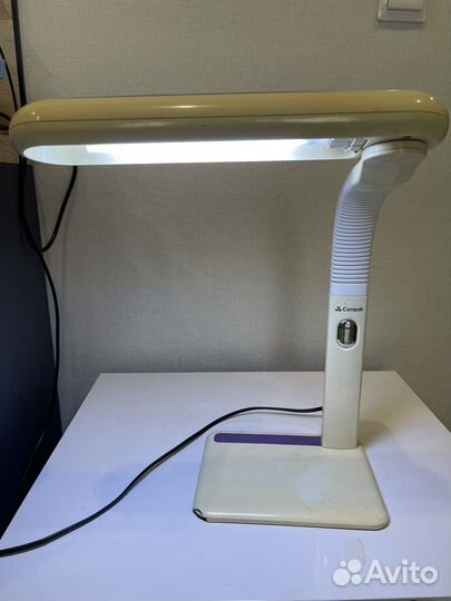 Настольная лампа сенсорная