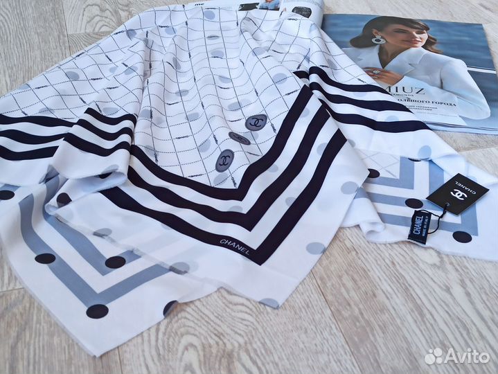 Белый Двусторонний платок Chanel Шелк 4цв