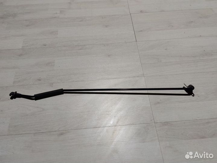 Упор капота Kia Ceed