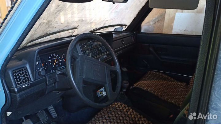 Volvo 240, 1983