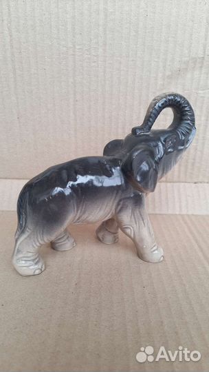 Слон фарфоровый