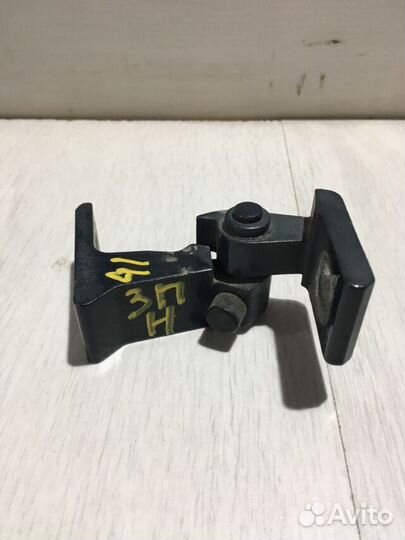 Петля двери audi A4 b8
