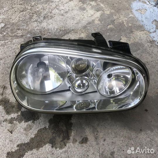 Фара Volkswagen Golf