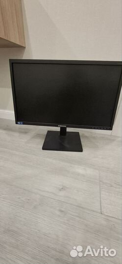 Монитор Samsung LS22C45K