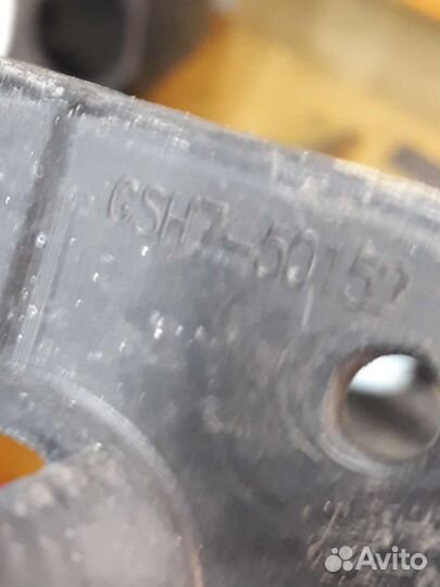 2018-23 Мазда 6 крепление решетки правое Mazda6