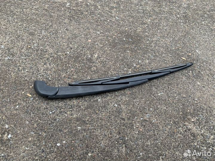 Infiniti fx35 fx45 задний дворник поводок