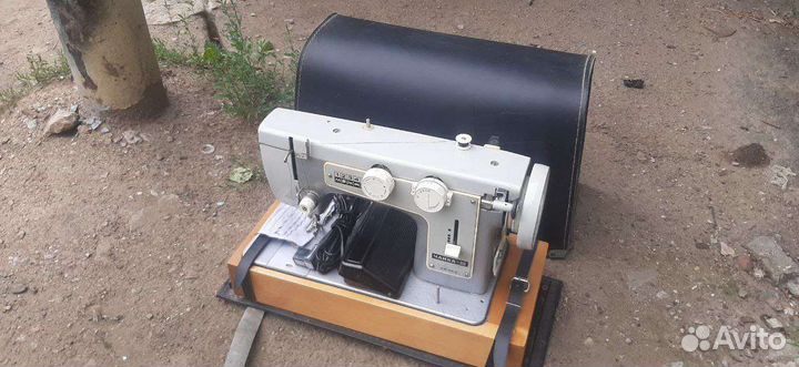 Швейная машина Чайка 3