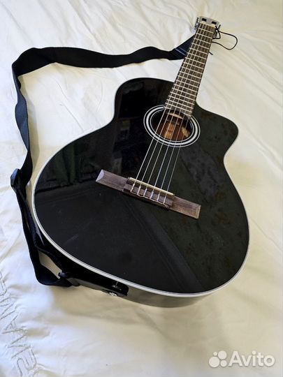 Классическая гитара с подключением Takamine GC2CE