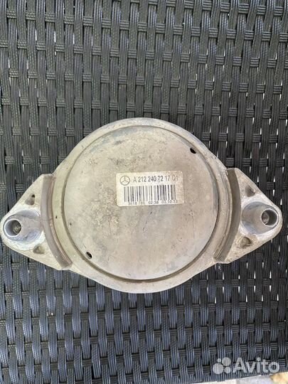 Подушка двигателя